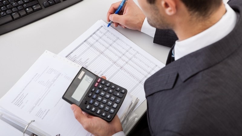 وظیفه جمع آوری، دسته بندی، ثبت و نگهداری اسناد مالی بر دوش حسابدار است