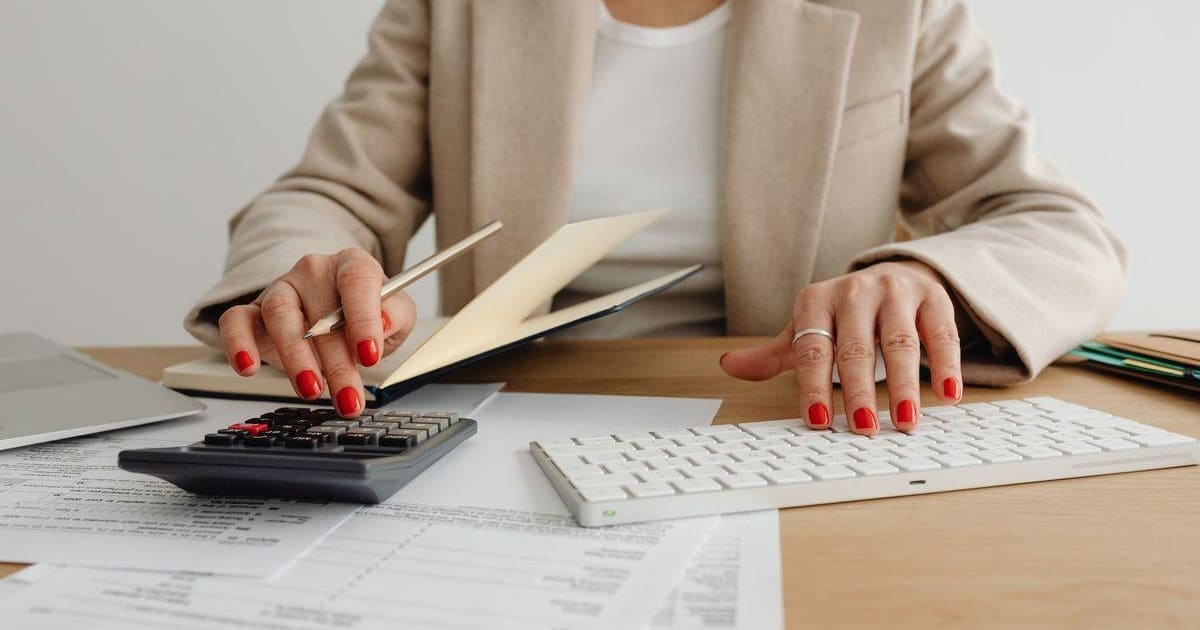 مفهوم و اهمیت بدهکار و بستانکار در حسابداری
